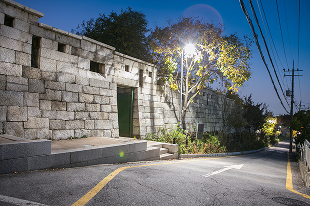 우수조망명소 부근 암문